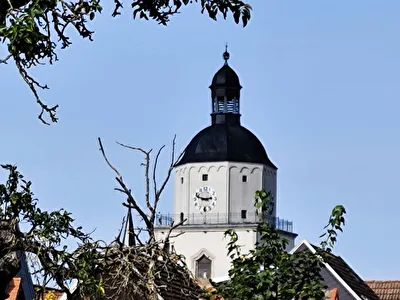 Kirchturm aus der Ferne