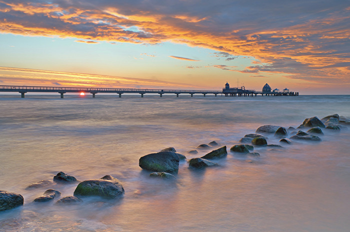 Die kommt und war Blutrot,....