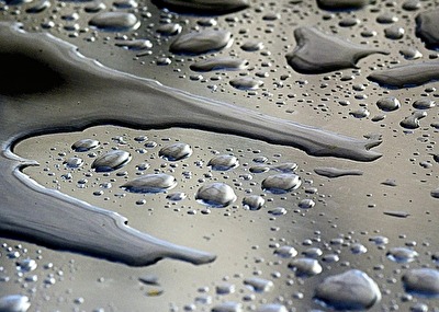 Wasser auf Autolack