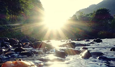 Sonnenuntergang am Fluss