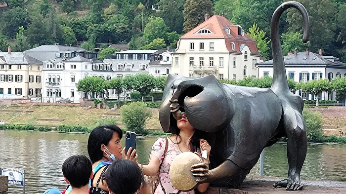 „Der Brückenaffe“