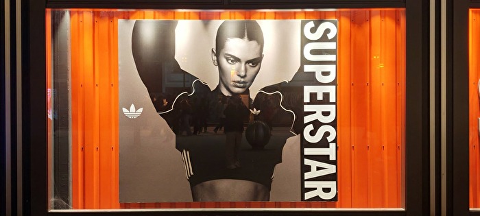 Kendall Jenner AdiDas SuperStar für Snipes