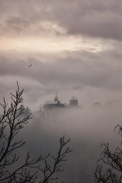 unser Schloss Eberstein im dichten Nebel