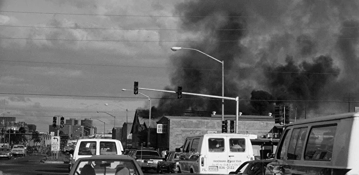 Major Fire in Phoenix - Arizona - USA. I just happened to drive by!