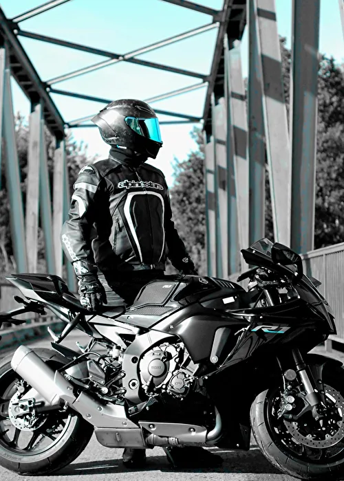 Yamaha R1
