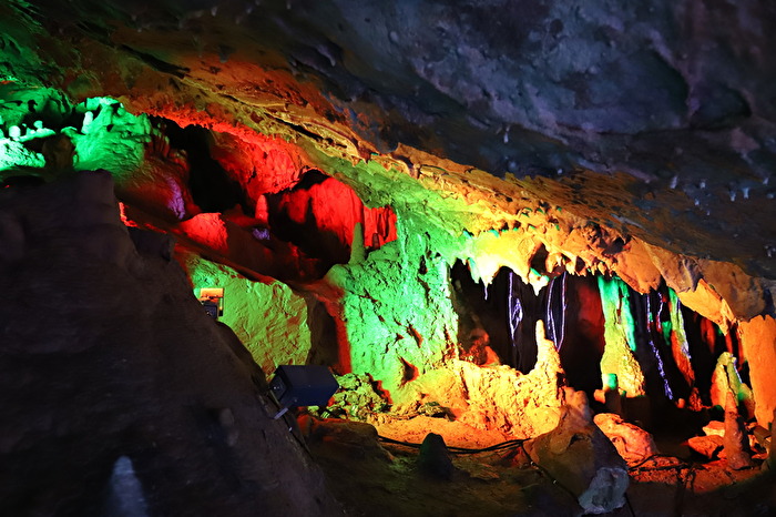 Tropfstein trifft Licht.4