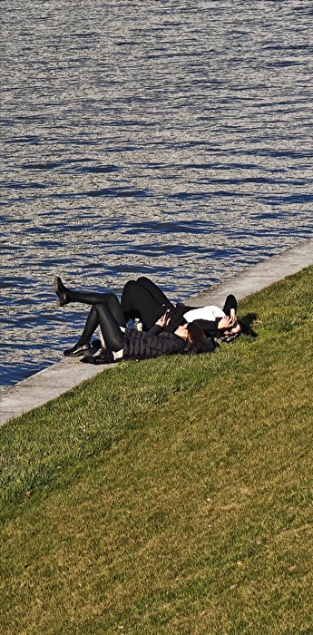 Traum #traum #sonne #spree #pause #ausruhen #liegen #berlin