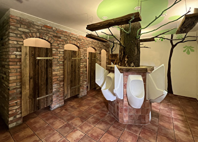Die etwas andere Toilette im „Karls Erlebnis-Dorf“