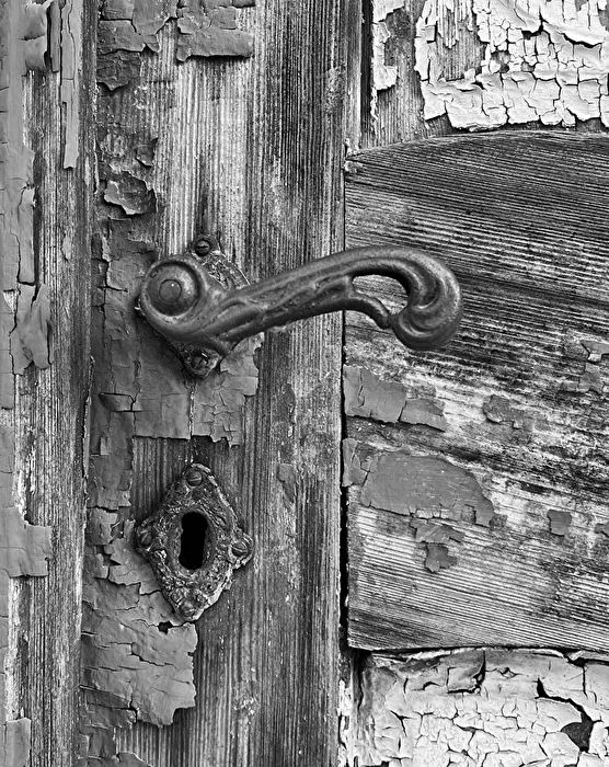 Handle...