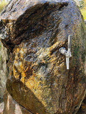 #Minimalismus  #Kreativität, das #Bier aus dem Stein...