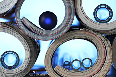 alte Fotozeitschriften nochmals anders als Motiv genutzt und arrangiert