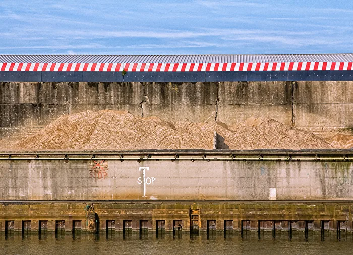 Sand loading site