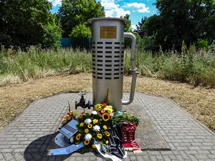 Historische Orte-Denkmal Opfer Chemieunfall 1968