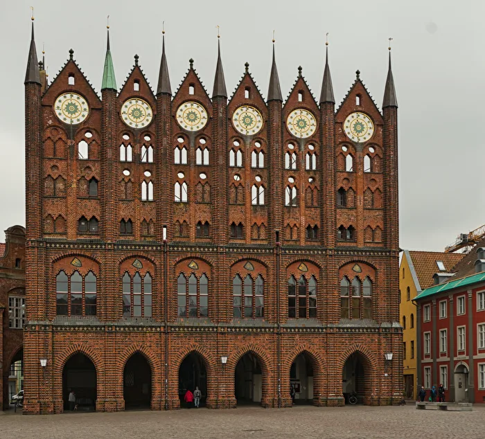 Schmuckfassade Rathaus in Stralsund