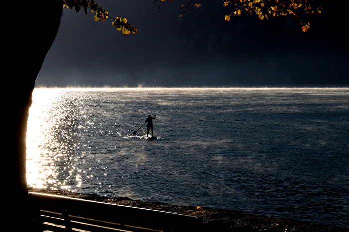 Einsamer "Stand Up Paddler"