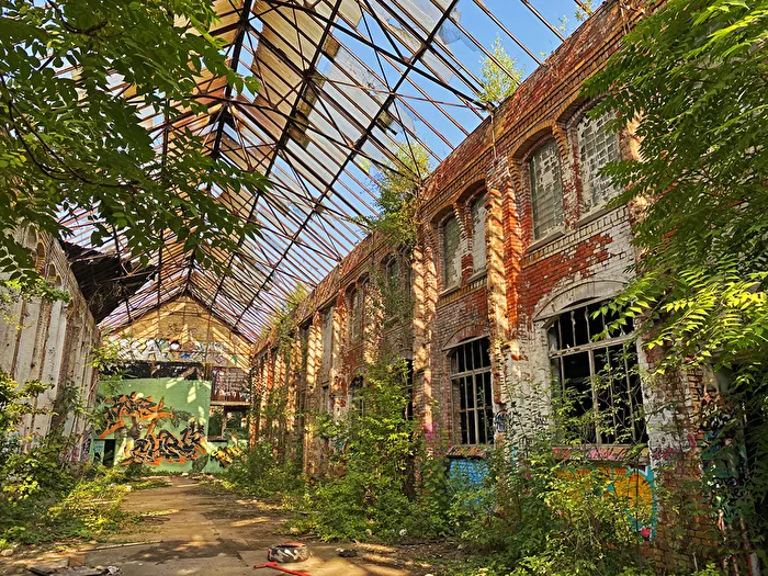1 bis 5 Lost Places