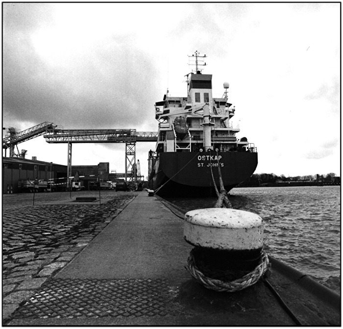 Getreidefrachter vor Brunsbüttel