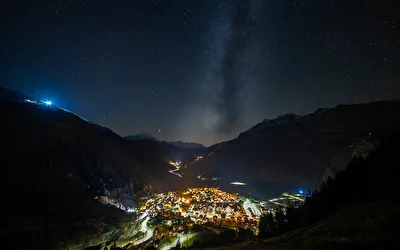 Andermatt bei Nacht