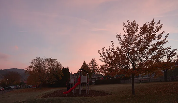 Spielplatz, am Morgen