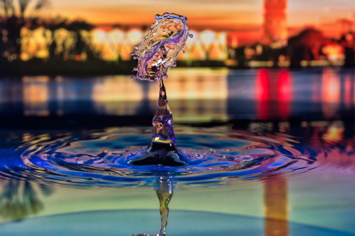 Wassertropfenkollision auf dem Rhein