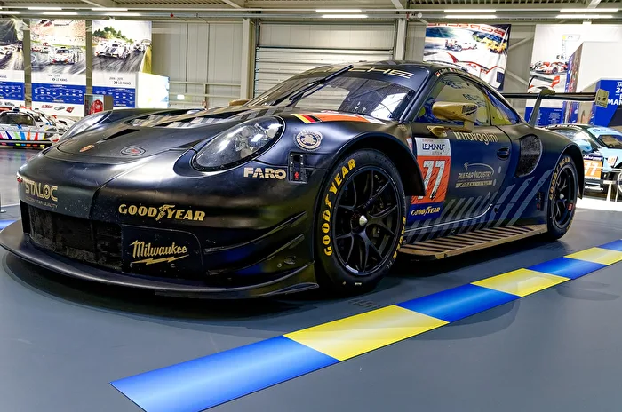 Porsche 911 SRS  ( Le Mans )