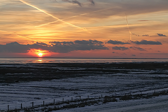 Sonnenuntergang im Januar auf der Insel Juist (Archiv)