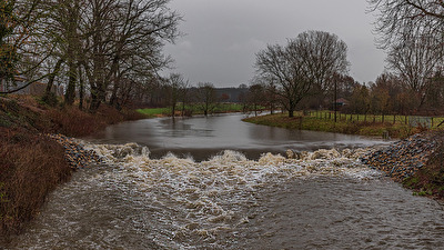 An der Stauanlage Füchtelner Mühle in Olfen
