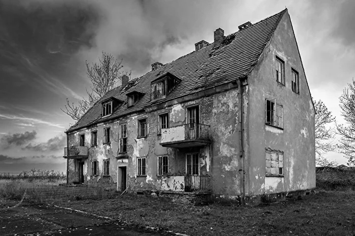 Lost House