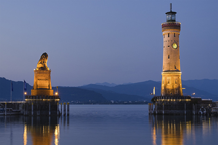 Hafeneinfahrt Lindau frühmorgens
