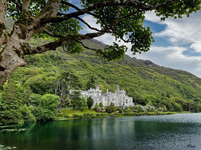Kylemore Abbey West Irland