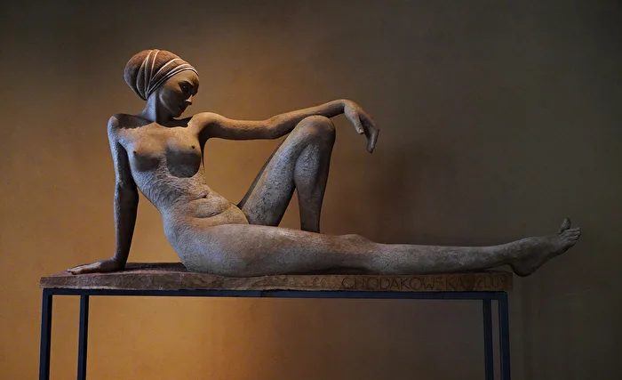 Statue aus Linde hergestellt.