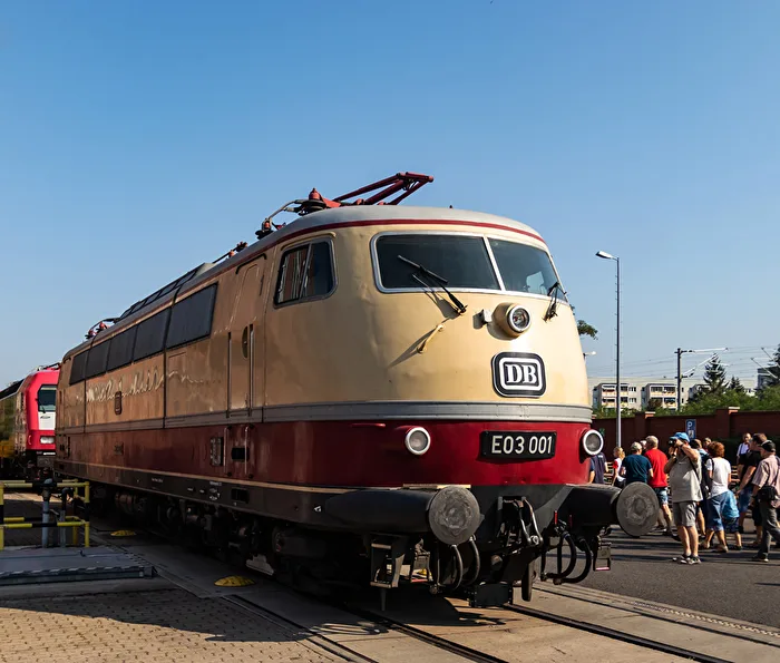 Ellok 03 001