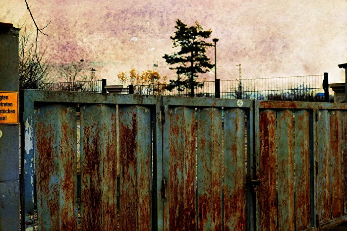 An iron gate
