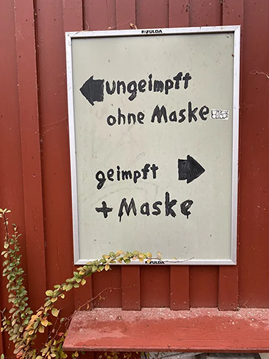 Links kommt es zur natürlichen Auslese ☠️
