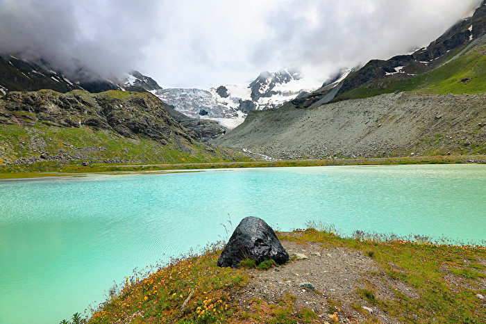 Bergsee mit Moirygletscher.