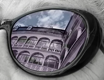 Durch die Brille sehen