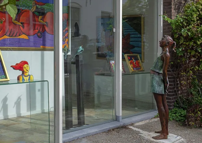 Kunst betrachtet Kunst