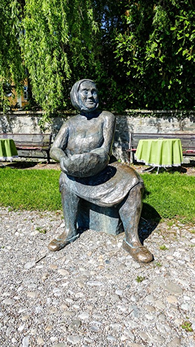 Frau