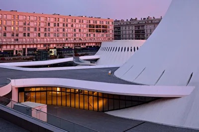 Le Volcan am Èspace Oscar Niemeyer