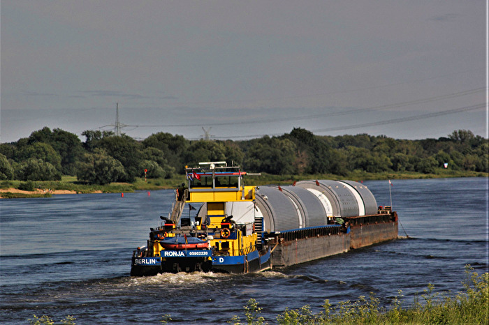 ein seltenes Bild auf der Elbe geworden