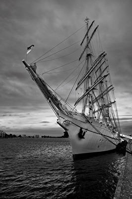 Die "Gorch Fock" am Bontekai