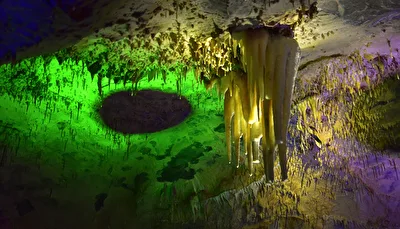 Höhle