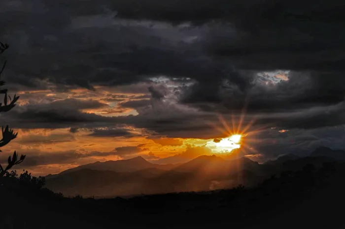 die Natur malt den Himmel an
