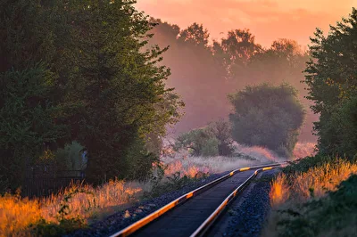 Leuchtendes Orange bei Sonnenaufgang