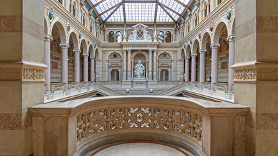 "Balkonblick" auf Justitia