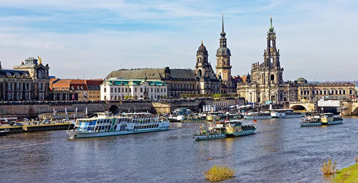 Flottenparade in Dresden